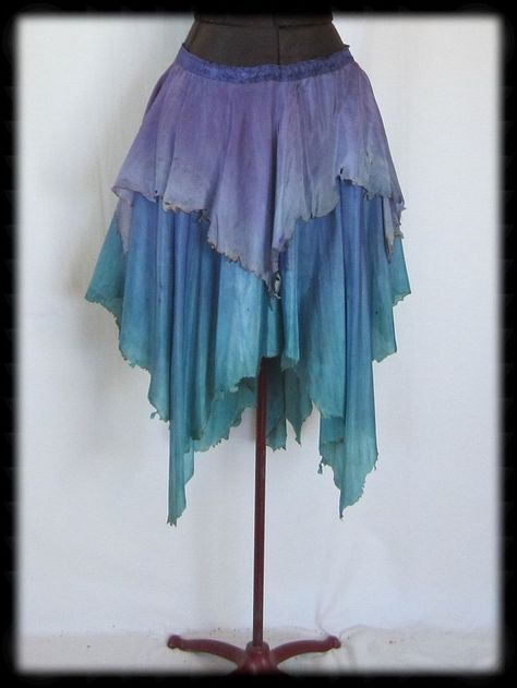 Loving this diy skirt! Asymmetrical Skirts, Faerie Costume, Fairy Outfit, Fair Outfits, Fairy Skirt, Fairy Clothes, Diy Skirt, Diy Fairy, Pretty Colors