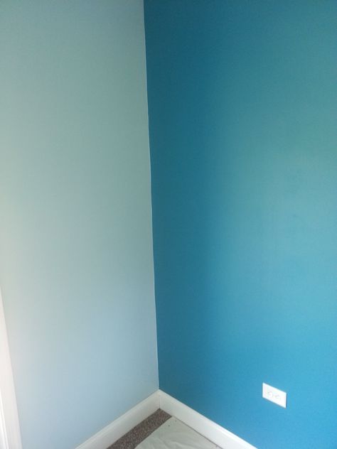 Accent wall, These corners are what you hire a professional for. Pant Colours Wall Colors, Hall Painting Wall Colors, Color Combinations Colour Palettes, Color Combination For Living Room, Wall Paint Color Schemes, Colour Combination For Hall, Hall Paint Colors, Colorful Living Room Ideas, Hall Color