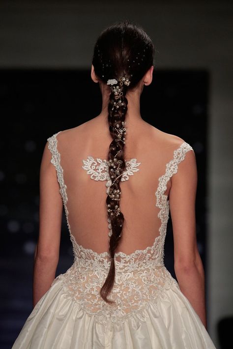 Angel Sanchez Bridal Spring 2016 | Hair and Makeup at Bridal Fashion Week Spring 2016 | POPSUGAR Beauty Photo 1 Angel Sanchez Bridal, Reem Acra Bridal, Wedding Hairstyles And Makeup, Hairdo Wedding, Reem Acra, Best Wedding Hairstyles, Relaxed Wedding, Bridal Fashion Week, Wedding Hair And Makeup