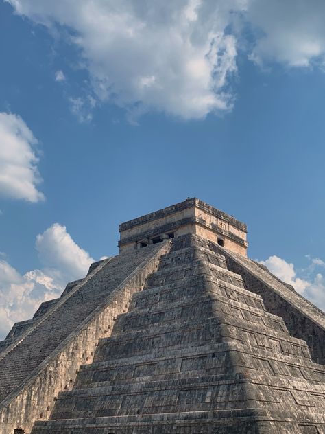 chichen itza, mexico aesthetic, vacation inspo, grad trip, grad trip aesthetic, summer aesthetic, vacation aesthetic, cool sites, places to see in mexico, places to see in cancun, places to see in riviera maya Cancun Aesthetic, Chichen Itza Mexico, Mexico Aesthetic, Grad Trip, Trip Aesthetic, Cancun Trip, Aesthetic Vacation, Aesthetic Cool, Vacation Aesthetic