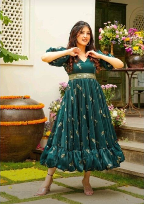 Organza Saree Dress Gowns, Organza Frock Models, Half Frock, Georgette Frocks, Kurti Frock, Long Frocks For Women, Western Frocks, Green Outfits For Women, Frock Models