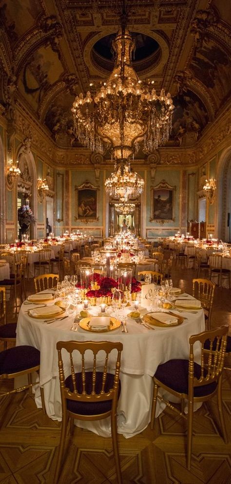 Castle Aesthetic, Royal Aesthetic, Gala Dinner, Beautiful Architecture, Quince, Gatsby, Sweet 16, Beauty And The Beast, Tablescapes