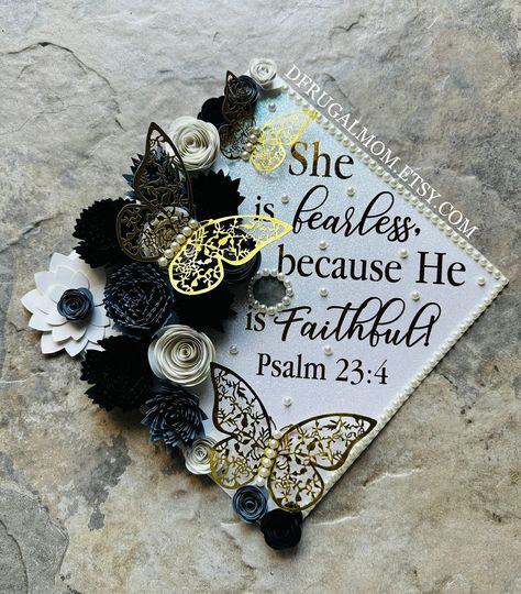 Bible Quote Graduation Cap, Business Grad Cap Ideas, Christian Cap Decoration, Christian Grad Caps, Grad Cap Designs College, Grad Cap Decor, Flower Graduation Cap, Graduation Cap Decor, Flower Graduation