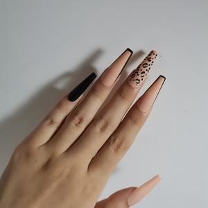 Cheetah Acrylic Nails, Edgy Nails, Fall Acrylic Nails, Long Acrylic Nails Coffin, Coffin Shape Nails, Long Square Acrylic Nails, Coffin Nails Long, White Nail, Bling Acrylic Nails