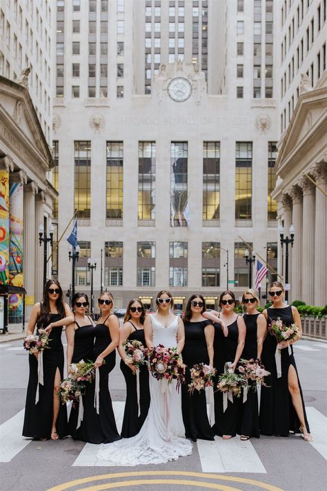 City Wedding Bridesmaids, City Wedding Party Photos, Editorial Bridesmaids, Bridesmaids Shoot, Downtown Summer, Cool Girl Wedding, Photos Bridesmaids, Editorial Wedding Photos, Wedding Parties Pictures