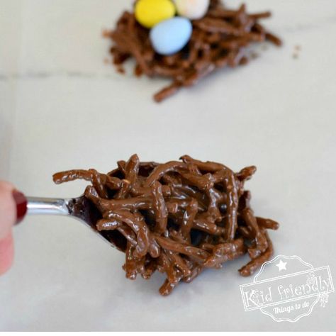 Birds Nests Recipe, Haystacks Recipe, Haystack Cookies, Best No Bake Cookies, Easter Egg Candy, Easter Nests, Spring Treats, Bird Nests, Chow Mein Noodles