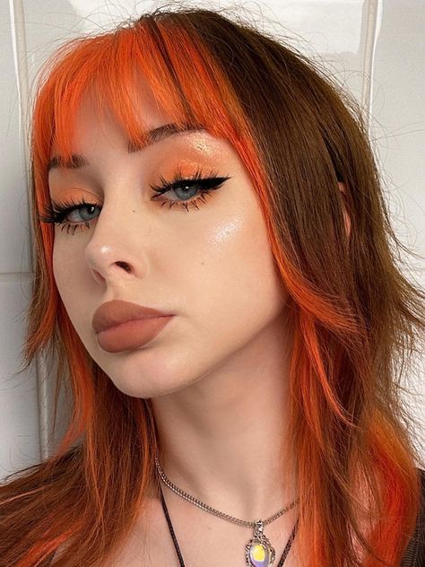 Pastel Orange Hair, Dark Orange Hair, Fox Hair Color, Color Block Hair, Famous Hairstyles, Hair Color Orange, Split Dyed Hair, Arctic Fox Hair Color, Fox Hair