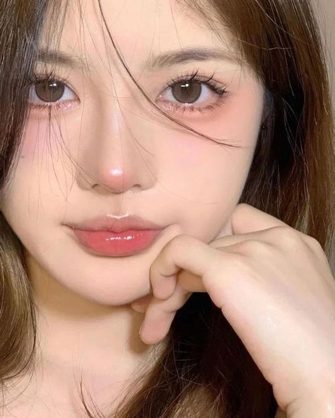 Asian Makeup Looks, Korean Makeup Look, Korea Makeup, Douyin Makeup, Soft Makeup Looks, Doll Eye Makeup, Korean Eye Makeup, Ulzzang Makeup, Glossy Makeup