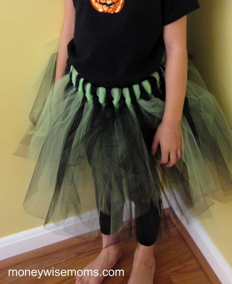 A No-Sew Tulle Skirt for my Good Witch - Moneywise Moms Diy Tulle Skirt No Sew, Ursula Costume Diy, Tutu Dress Tutorial, Witch Costume Diy, Adult Tulle Skirt, Diy Tulle Skirt, Tulle Skirt Tutorial, Tutu Tutorial, Diy Tulle