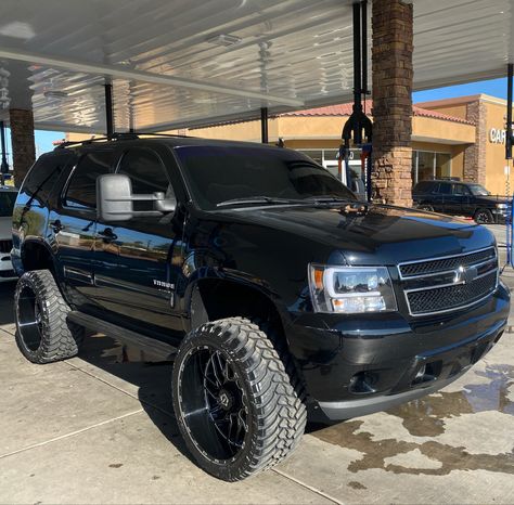 Lifted Tahoe, Lifted Chevy Tahoe, Chevy Tahoe Z71, S10 Truck, Lifted Chevy, Jacked Up Trucks, Big Rig Trucks, Chevy Tahoe, Pretty Cars