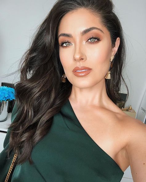 Barristers Ball, Green Dress Makeup, Melissa Alatorre, Prom Makeup For Brown Eyes, Competition Makeup, Brown Hair Green Eyes, Wedding Guest Makeup, Glitter Makeup Looks, Brunette Makeup