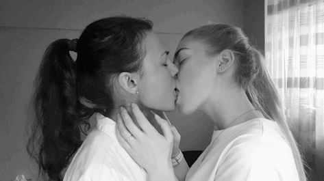 Pour Some Lesbian Hot Sauce On It Wlw Aesthetic Kiss, Wlw Love Spicy, Pleasure Room, Lesbian Kissing, Tongue Kissing, Hot Love Quotes, Blonde With Blue Eyes, Cute Kiss, Woman Loving Woman