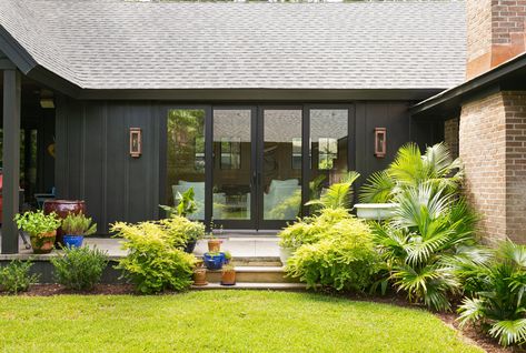 1960s Ranch-Style Remodel - Charleston Home   Design Magazine, Home Professionals, Charleston SC Ranch Home Exterior Makeover, Ranch House Exterior Colors, 1960s Ranch House, 1960s Ranch House Exterior, 1960s Ranch House Remodel, 60s Ranch, Hardy Plank Siding, Ranch House Remodel, Interior Brick