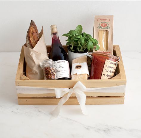 Dinner Gift Basket, Corporate Appreciation Gifts, Food Gift Basket, Gourmet Gift Box, Homemade Gift Baskets, Christmas Gift Hampers, Best Gift Baskets, Food Gift Baskets, Sweet Gift Ideas