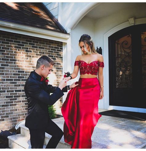 Dresses Two Piece, Prom Picture, Prom Pics, Red Prom Dresses, Dresses With Lace, Prom Photography, Prom Poses, Pink Evening Dress, Prom Dresses Two Piece