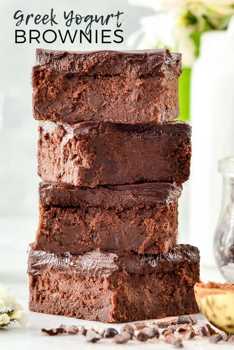 Chia Seed Brownies, Healthy Dessert Chocolate, Siggis Yogurt Recipes, Dessert With Greek Yogurt, Chocolate Healthy Dessert, Healthy Gluten Free Desserts, Simple Healthy Desserts, Recipes Using Yogurt, Yogurt Brownies