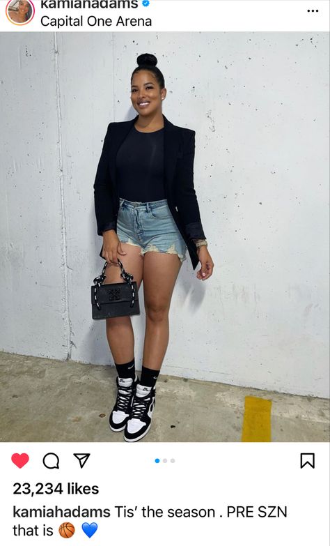 Shorts And Blazer Outfit Party, Shorts And Blazer Outfit Black Women, Outfits With Blazers For Women Night Out, Blazers With Sneakers Outfits Women, Jean Shorts Outfit Concert, Women Concert Outfits Fashion Ideas, Sneaker Soiree Outfit, Jordan 1 Outfit Women Concert, Day Party Outfit Black Women Sneakers