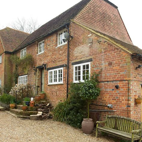 Exterior | 18th-century East Sussex farmhouse | House tour | PHOTO GALLERY | 25 Beautiful Homes | Housetohome.co.uk Yorkshire Farmhouse, English Farmhouse Exterior, Outdoor Cottage, 25 Beautiful Homes, British Houses, English Farmhouse, Century Farmhouse, Historical Homes, Side Extension