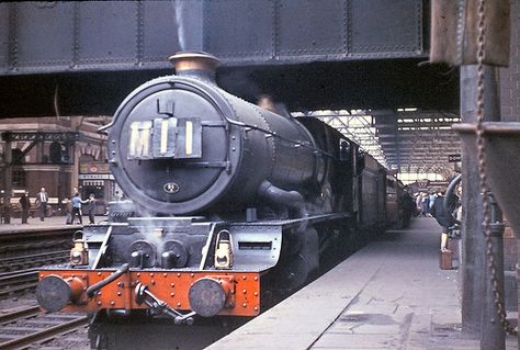 Great Western Railway King No. 6012 King Edward VI : Birmi… | Flickr Live Steam Locomotive, Train Spotting, Train Collection, Locomotive Engine, Snow Hill, Heritage Railway, Great Western Railway, Steam Engine Trains, Abandoned Train