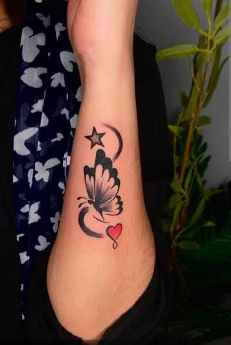 Tatto Design For Girls Hand, Tatto Design For Girls Arm, Tattos For Girl Wrist, Tettu Design Tattoo For Girl, Wrist Butterfly Tattoo For Women, Butterfly Tattoos On Hand, Tettu Design Tattoo, Butterfly Tattoo Designs For Women, Ladies Tattoo