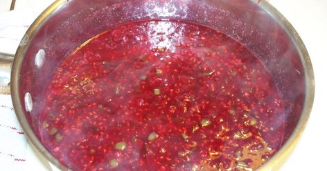 My sister had a wonderful raspberry jalapeno dipping sauce at a restaurant this winter and wanted to try and make some.  We Googled it and c... Raspberry Habanero Sauce Recipe, Raspberry Bbq Sauce Recipe, Raspberry Habanero Sauce, Jalapeno Dipping Sauce, Habanero Sauce Recipe, Habanero Recipes, Raspberry Sauce Recipe, Dirt Cheap Meals, Dipping Sauces For Chicken