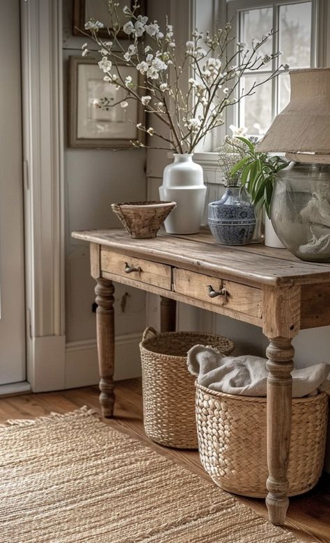 French Farmhouse Hallway, Country Hallway Ideas, Salons Cottage, Cottage House Interior, Cosy Home Decor, Diy Dining Room Table, Modern Farmhouse Living Room Decor, Earthy Home Decor, Earthy Home