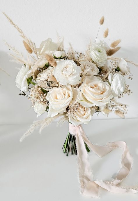 Lagurus pampas grass Boho Bridal Bouquet, Flowers Instagram, Boho Bridal, Punta Cana, Pampas Grass, Bridal Bouquet, Flowers Bouquet, Bouquets, Wedding Ideas