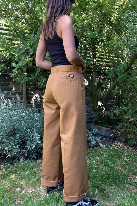 Dickies Winnsboro Wide Leg Trousers | Urban Outfitters UK How To Style Khaki Pants, Dickies Outfit Women, Dickies 874 Outfit, Dickies Fashion, Dickies Pants Outfits Women, Dickies Outfit, Colored Pants Outfits, Dickies Style, High Waist Fashion