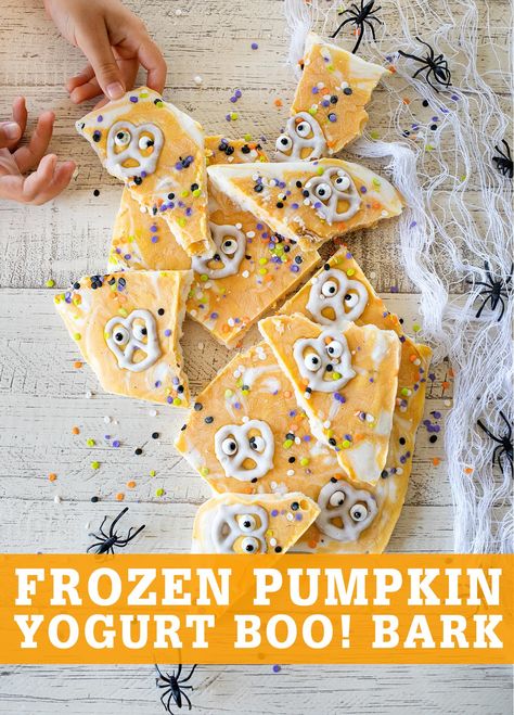 Pumpkin Yogurt Boo Bark Pretzel Ghosts, Boo Bark, Halloween Sweet Treats, Yogurt Pretzels, Halloween Bark, Pumpkin Yogurt, Frozen Halloween, Yogurt Covered Pretzels, Frozen Yogurt Bark