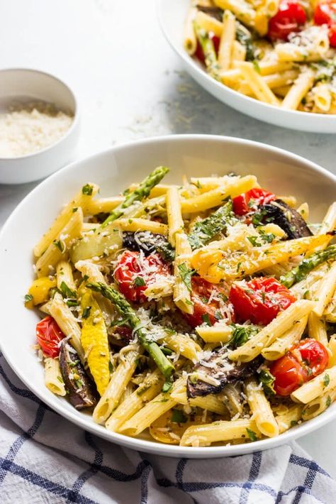 Roasted Vegetable Pasta Primavera, Vegetables Pasta, Roasted Vegetable Pasta, Tomato Butter, Dinner Pasta, Meatless Meal, Delicious Clean Eating, Pasta Primavera, Herb Sauce