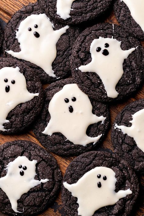 Chocolate Ghosts, Bakery Style Cookies, Halloween Dessert Recipes, Treats For Halloween, Cute Treats, Easy To Make Cookies, Black Cocoa, Ghost Coffee, Halloween Food Desserts