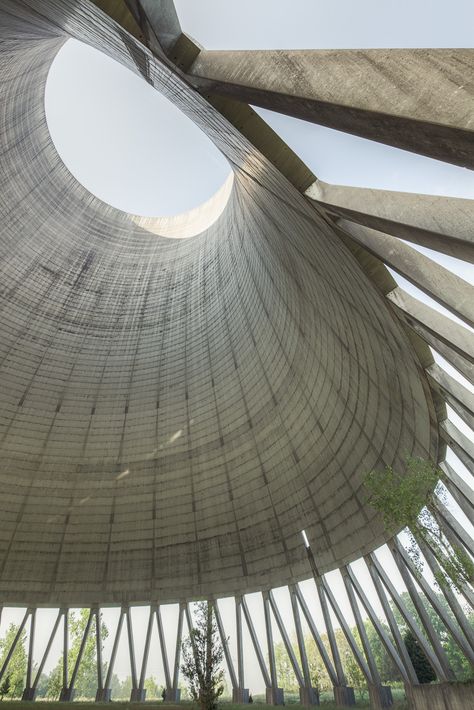 Exploring inside an ABANDONED Nuclear Power Plant (HUGE Cooling Tower!!) — Steemit Nuclear Cooling Tower, Brutalist Moodboard, Huge Building, Tennessee Valley Authority, Cumberland River, Arch Ideas, Nuclear Plant, Cooling Tower, Nuclear Energy