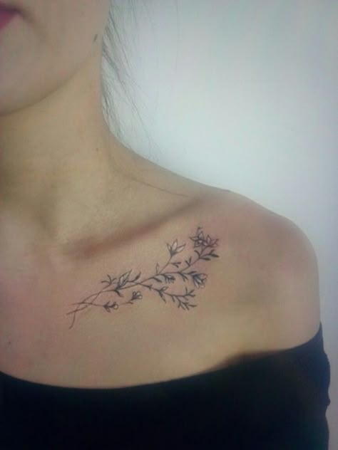 Flower Bouquet Tattoo Collar Bone, Greenery Collar Bone Tattoo, Violet Collarbone Tattoo, Wildflower Tattoo Collar Bone, Delicate Collar Bone Tattoo, Collar Bone Flower Tattoo, Colar Bone Tattoo For Women, Flower Tattoo Collar Bone, Leaf Collar Bone Tattoo