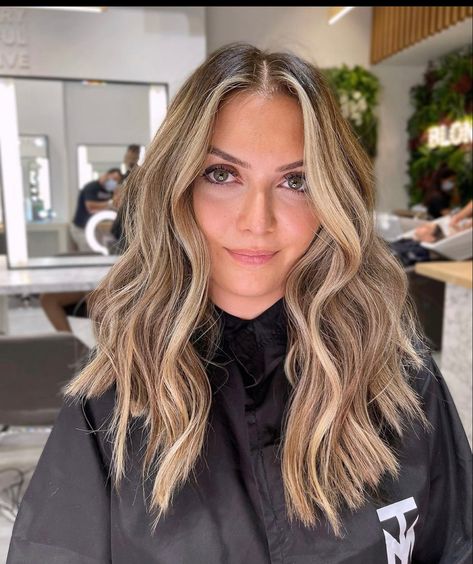 Blonde Light Brown Hair, Fall Blonde Hair Color, Fall Blonde Hair, Balayage Blond, Cool Blonde Hair, Brown Hair Dye, Brunette Hair With Highlights, Fall Blonde, Straight Blonde Hair