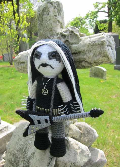 Karabouts NORWEGIAN BLACK METAL Norwegian Black Metal, Metal Crochet, Halloween Crochet, Metal Music, Love Crochet, Crochet Dolls, Yarn Crafts, Crochet Doll, Crochet Yarn