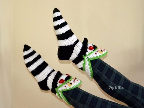 Crochet Sandworm, Nerdy Crochet Patterns, Socks Crochet Pattern, Slippers Crochet Pattern, Sandal Rajut, Nerdy Crochet, Socks Crochet, Beetlejuice Sandworm, Slippers Crochet