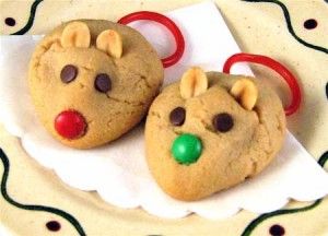 peanut butter mice cookies Mice Cookies, Peanut Butter Mouse, Irish Cookies, Mouse Recipes, Christmas Mice, Hickory Dickory, Ornament Cookies, Animal Cookies, Christmas Mouse