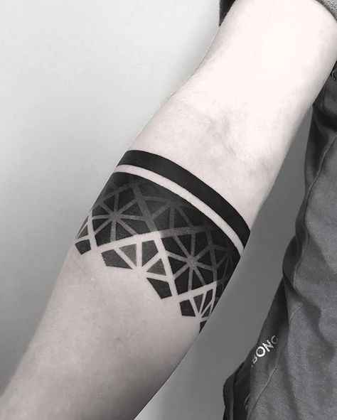 Bracelet for Jan, thank you mate! Goa India 11.01-15.02 🇮🇳Mannheim 19.02-8.03🇩🇪 Moscow 15.03-01.05🇷🇺 #tattoo #blackwork #dotwork #moscow… 05 Tattoo, Lion Forearm Tattoos, Hexagon Tattoo, Band Tattoos For Men, Shoulder Sleeve Tattoos, Lower Leg Tattoos, Geometric Sleeve Tattoo, Armband Tattoos, Forearm Band Tattoos