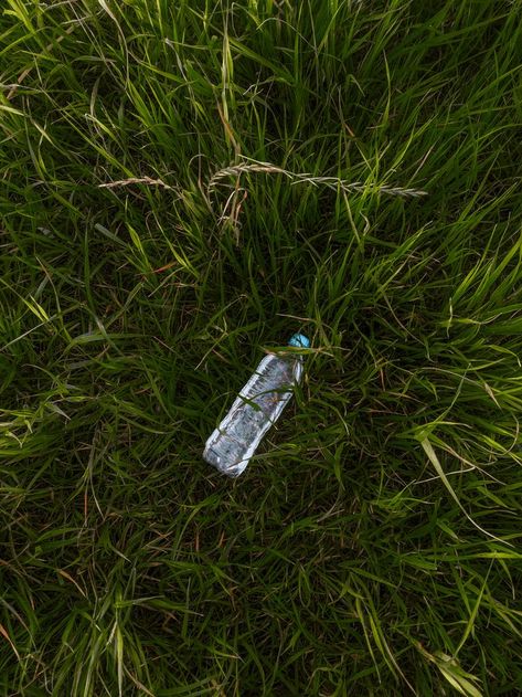 Bottle Of Water Aesthetic, Water Bottle Product Photography, Water Bottle Photography, Beverages Photography, Water Bottle Aesthetic, Sparkling Water Bottle, Bottle Shoot, Album Concept, Design Collage