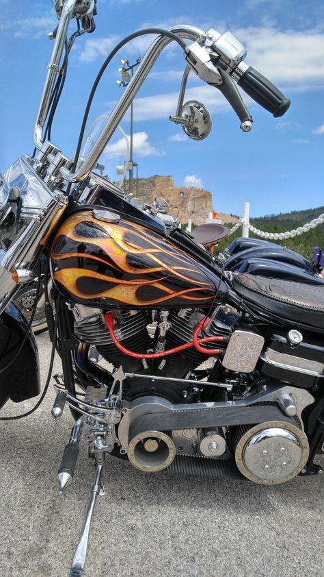 Kayak Fishing Diy, Custom Street Glide, Cycle Art, Custom Motorcycles Bobber, Hd Motorcycles, Harley Shovelhead, Motorcycle Paint, Old School Chopper, Motorcycle Paint Jobs