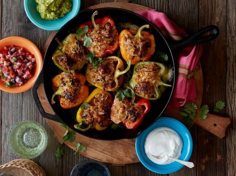 Healthy Chicken Fajita Stuffed Peppers Sizzling Fajitas, Stuffed Peppers Healthy, Riced Cauliflower, Cauli Rice, Healthy Weeknight Dinners, Stuffed Pepper, Chicken Fajita, Mexican Chicken, Weeknight Dinner Recipe