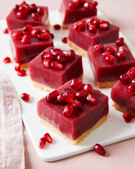 POM Wonderful – Recipes Pomegranate Dessert, Pom Wonderful, Christmas Pastries, Pomegranate Recipes, Cookie Bar Recipes, Pomegranate Juice, Keto Dessert Recipes, Amazing Recipes, Cookie Monster