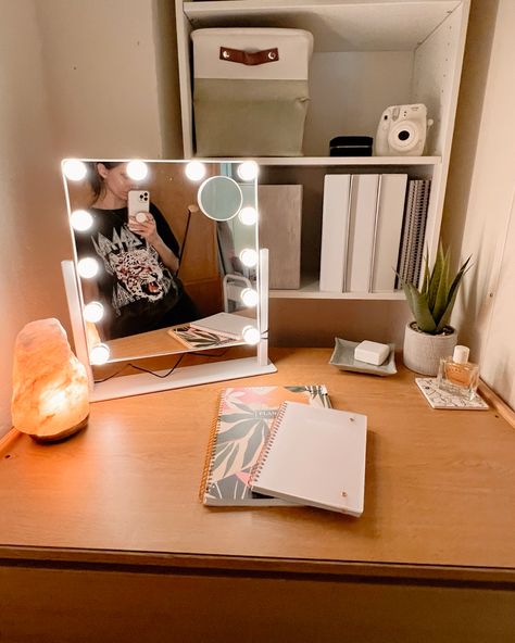 Dorm Desk Mirror, Dorm Desk Vanity, College Vanity, Dorm Room Mirror, Dorm Makeup Organization, Dorm Room Desk Decor, Dorm Room Vanity, College Desk Organization, College Desk Setup