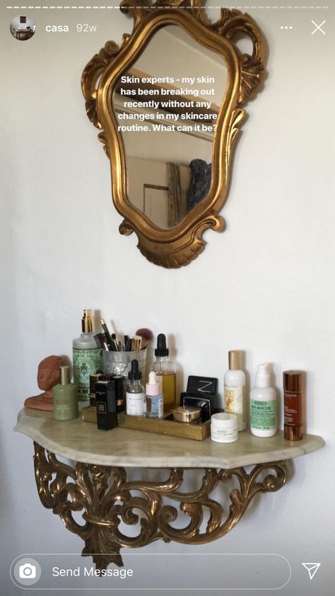 Vintage Bathroom Vanity Mirror, Tiny Vanity Ideas, Aesthetic Mirror Decor, Vintage Room, Dream Room Inspiration, Dream House Interior, Apartment Inspiration, Room Inspiration Bedroom, Apartment Room