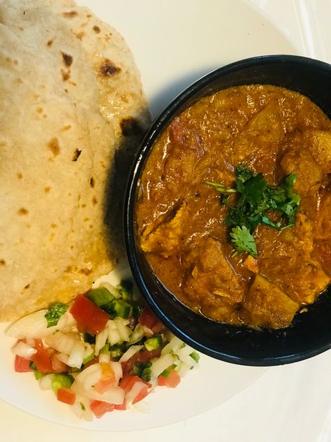 Chicken curry, salad, roti Chicken Curry And Roti, Roti And Curry Chicken, Curry And Roti, Chicken Roti, Curry Salad, Indian Thali, Indian Dinner Recipes, Indian Dinner, Chicken Curry Salad