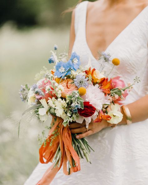 This Alabama Bride Brought a Dose of Southern Comfort to Her Classic Wedding in the United Kingdom Martha Weddings, Wildflower Bouquet, England Wedding, Martha Stewart Weddings, Southern Comfort, Wildflower Wedding, Deco Floral, Wedding Mood, Wedding Beauty