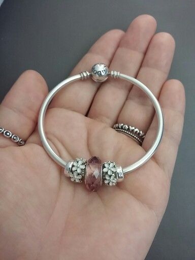 blush pink murano Pandora Bracelet Ideas Simple, Pandora Purple, Pandora Bracelet Charms Ideas, Silver Bracelet Designs, Pandora Bracelet Designs, Pandora Inspiration, Pandora Bangle, Silver Bracelets For Women, Gold Ring Designs