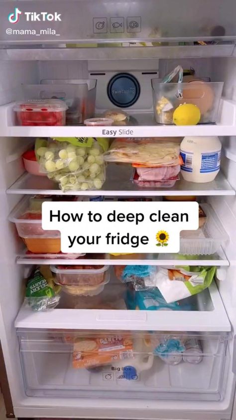 Casa Clean, Clean Fridge, Easy Cleaning Hacks, Diy Cleaning Solution, Homemade Cleaning Solutions, Diy Cleaning Hacks, Diy Home Cleaning, House Cleaning Checklist, Homemade Cleaning Products