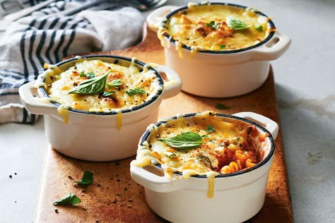 Mini Dutch Oven Recipes, Cocette Recipes, Coquette Recipes, Mini Le Creuset, Mini Cocotte Recipes, Mini Cocotte Recipe, Casserole Dish Recipes, Lasagna Recipe Without Ricotta, Mini Dutch Oven