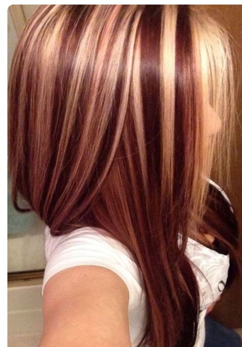 Mahogany Red Hair, Chunky Blonde Highlights, Red And Blonde, Red Hair With Blonde Highlights, Auburn Balayage, Dark Blonde Hair Color, Red Blonde Hair, Hair Highlights And Lowlights, Red Brown Hair